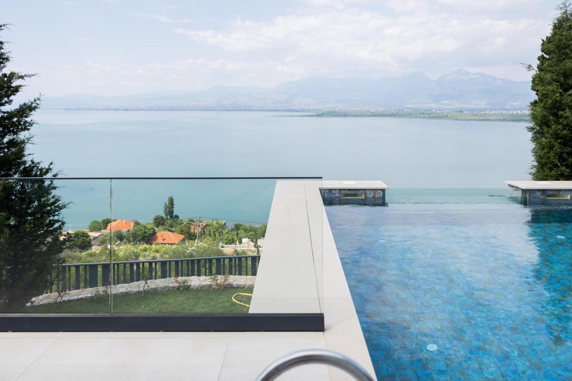 The Luxury Villa Shiroka ภายนอก รูปภาพ